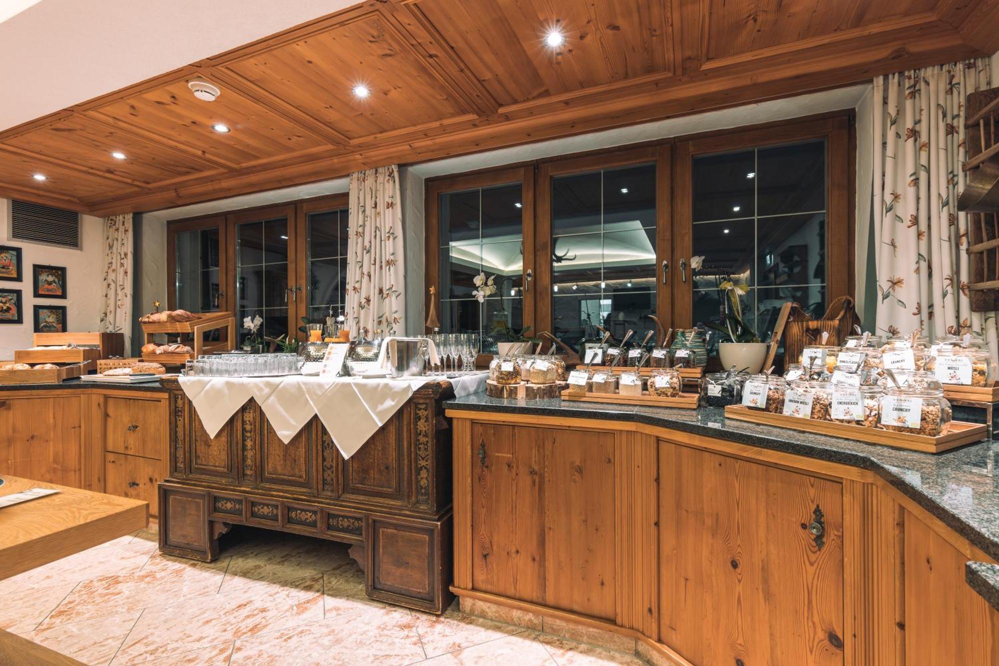 Hotel Olympia Ischgl Zewnętrze zdjęcie